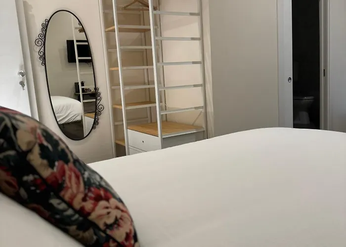 לינה וארוחת בוקר Saragozza 3*